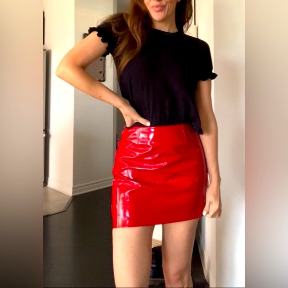 piper & jane Dresses & Skirts - NWT piper & Jane vinyl mini red skirt- la marque